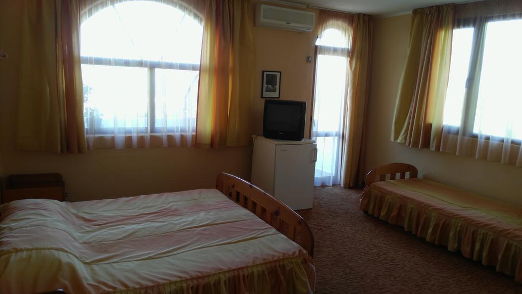 Stefan Family Hotel Kranevo Room photo