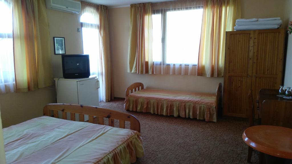 Stefan Family Hotel Kranevo Room photo